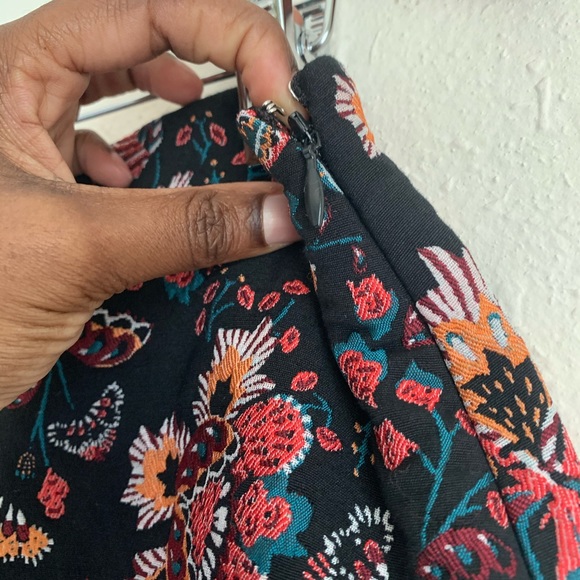 ❌SOLD❌ Loft Floral Print Skirt Sz 10 - Picture 6 of 8